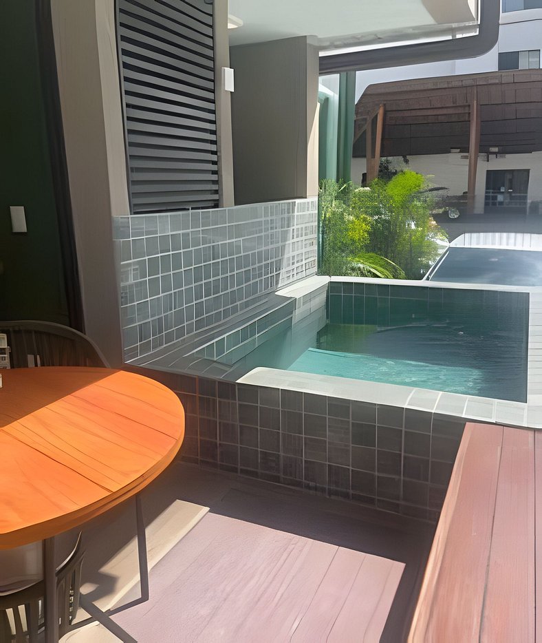 Apartamento térreo com piscina